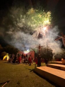 Peça Teatral da Paixão de Cristo Emociona a Comunidade Nossa Senhora de Aparecida, no Jardim Veneza